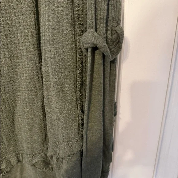 We The Free Olive Green Frayed V-Neck Tunic Top - Picture 2 of 7
